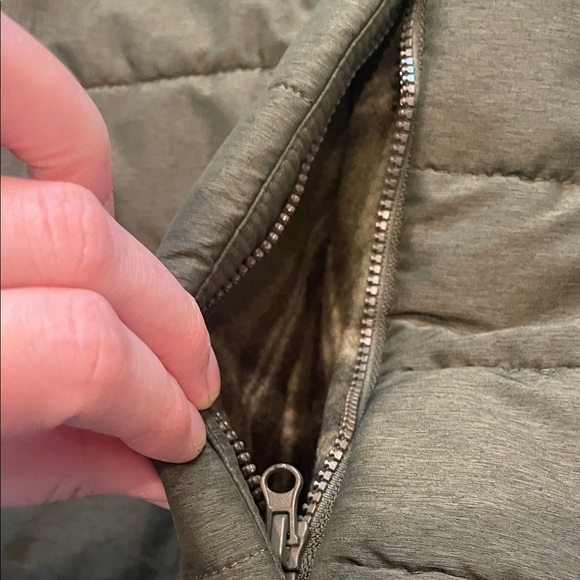 Men's Olive XL Puffer Jacket - Picture 6 of 9